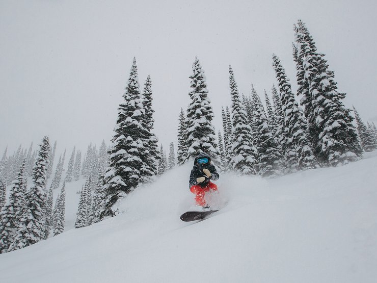 Kimmy Fasani rippin' through Fernie.