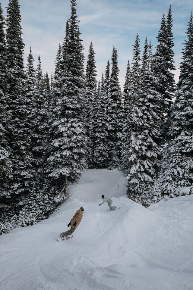 Snowboard Safety Tip #4: Stay with your crew.