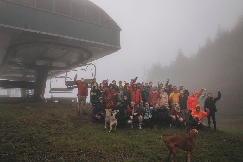 Everyone enjoys a little misty morning wakeup, especially the dogs!