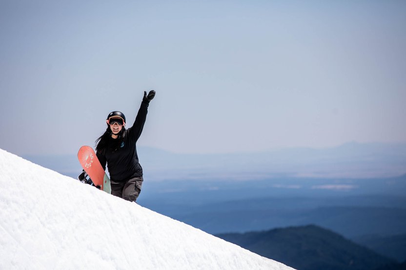 母さん！ 私は火山でライディングしています！