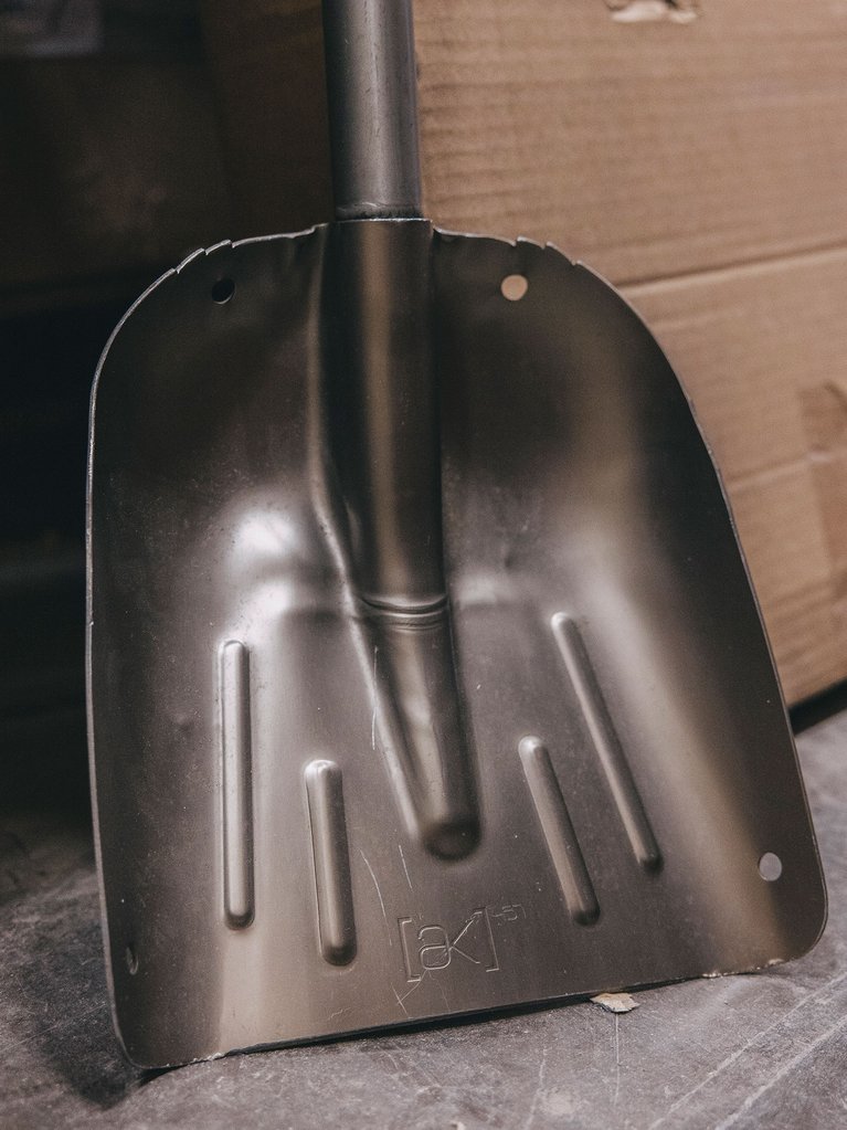 Burton_Collectables_AK_Shovel.jpg