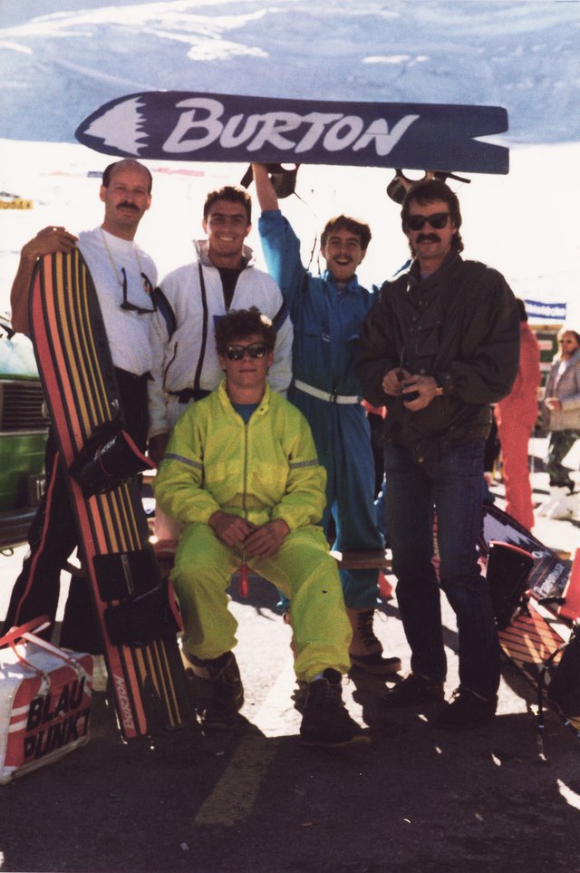 Hermann Kapferer with a group of snowboarders